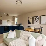 The Twickenham Wonder - Lovely 1Bdr Flat With Parking