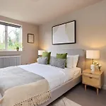 The Twickenham Wonder - Lovely 1Bdr Flat With Parking
